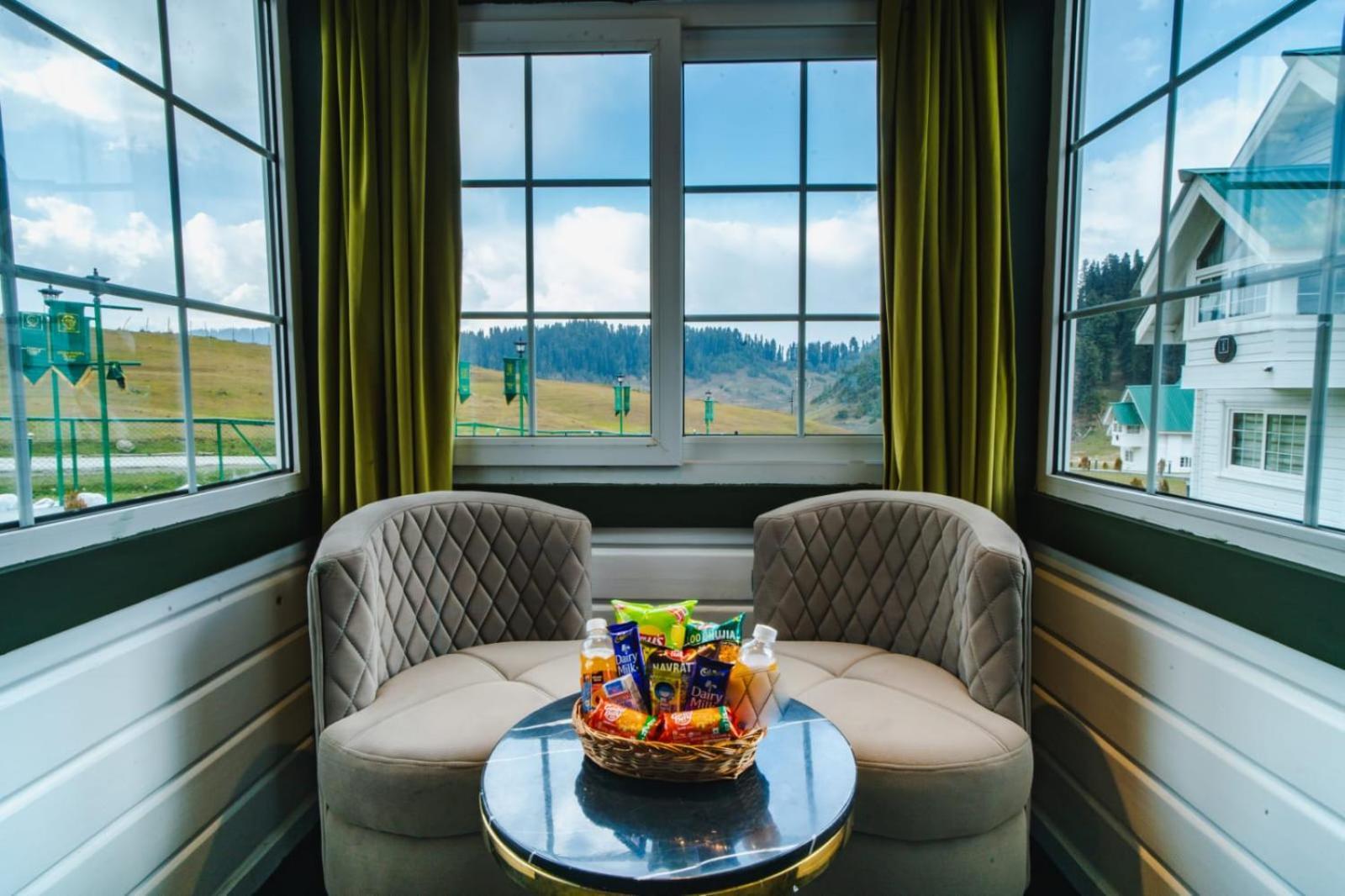 Green Rooms Resort Gulmarg Bagian luar foto