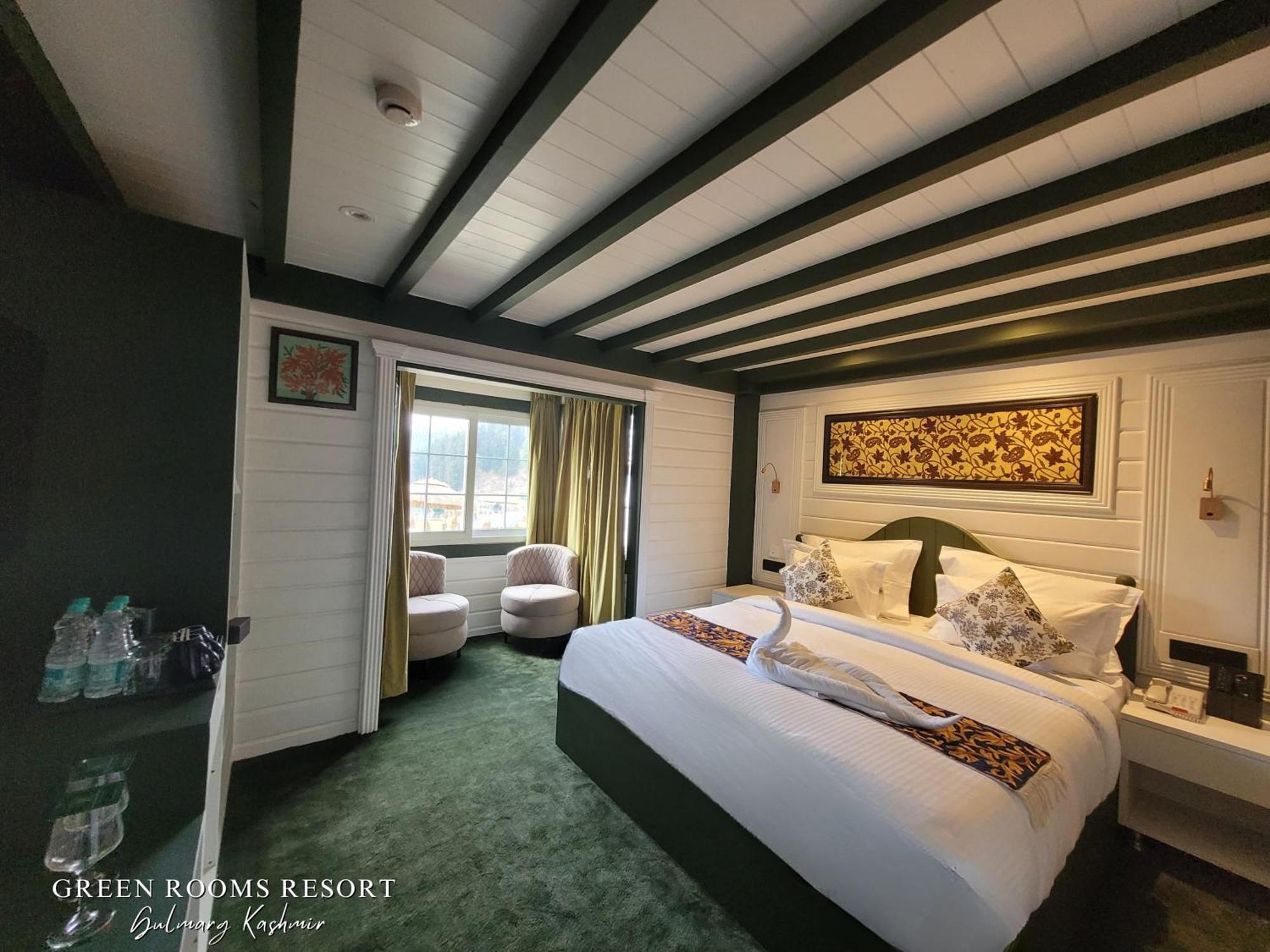 Green Rooms Resort Gulmarg Bagian luar foto