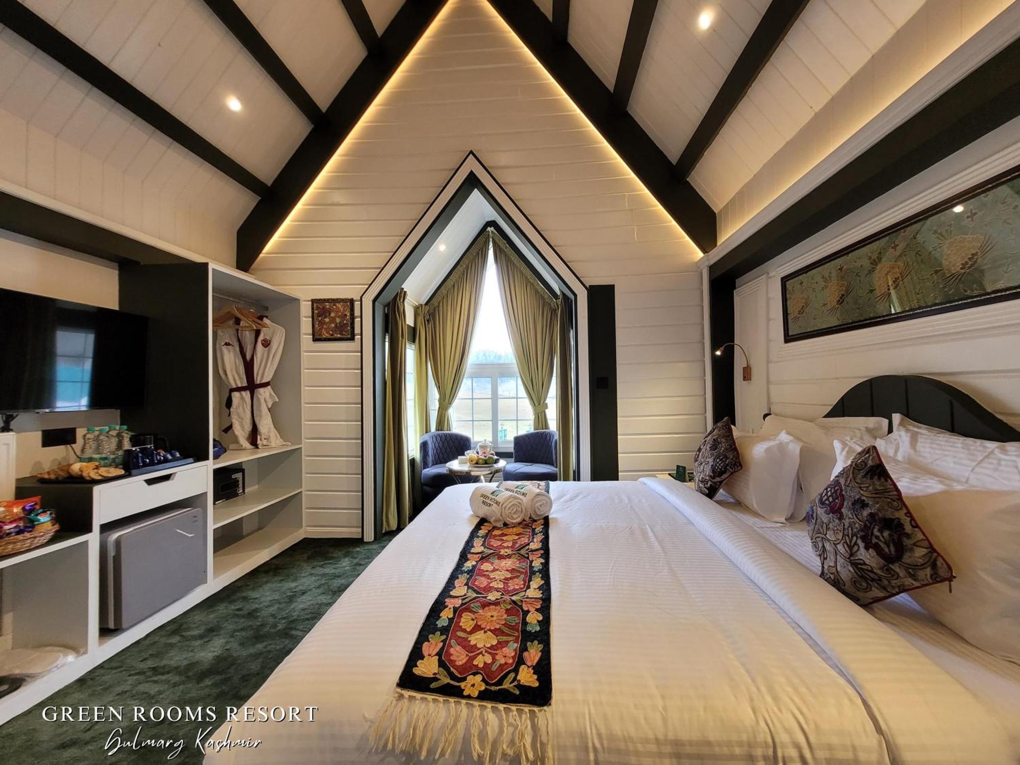 Green Rooms Resort Gulmarg Bagian luar foto