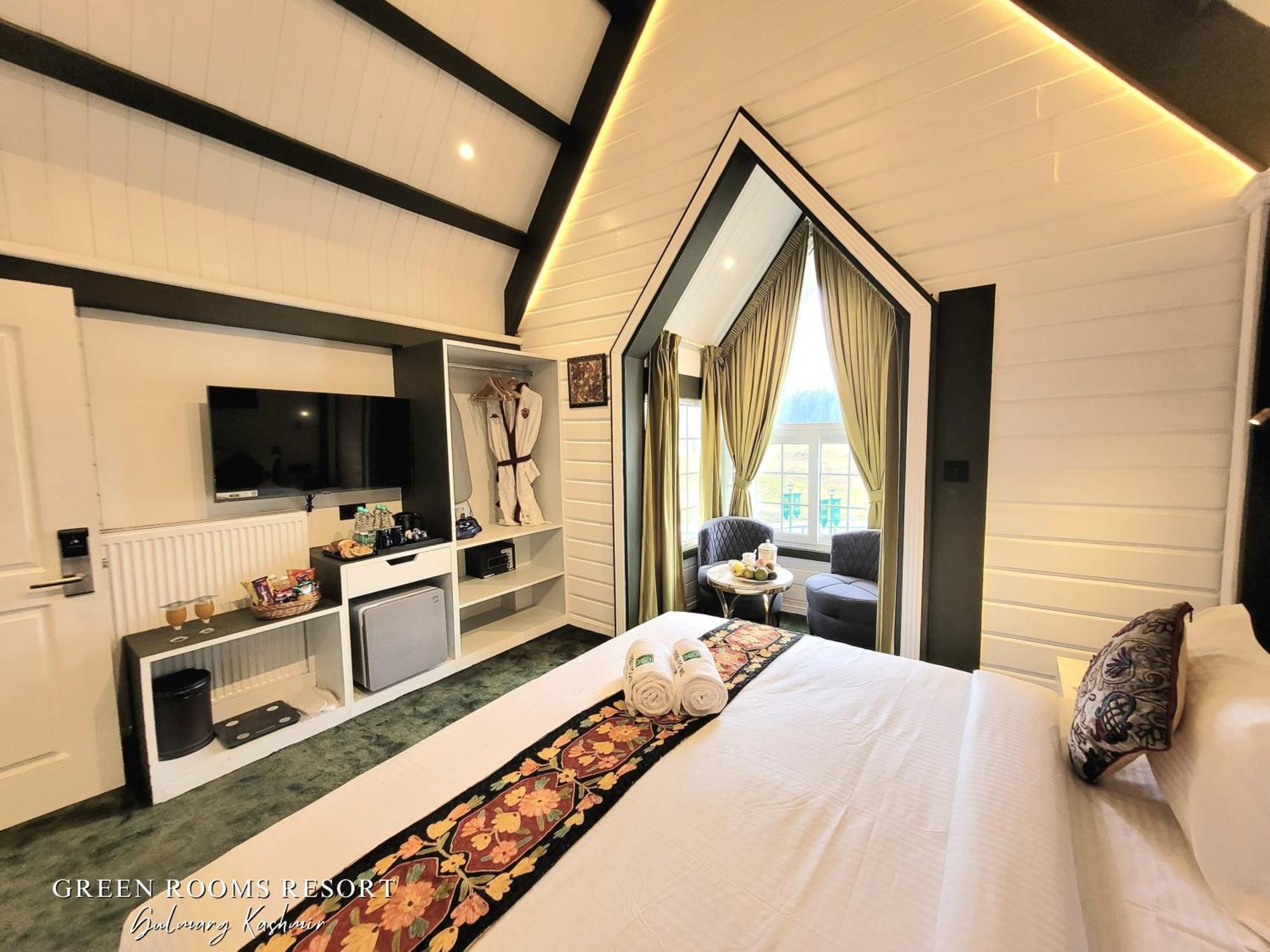 Green Rooms Resort Gulmarg Bagian luar foto